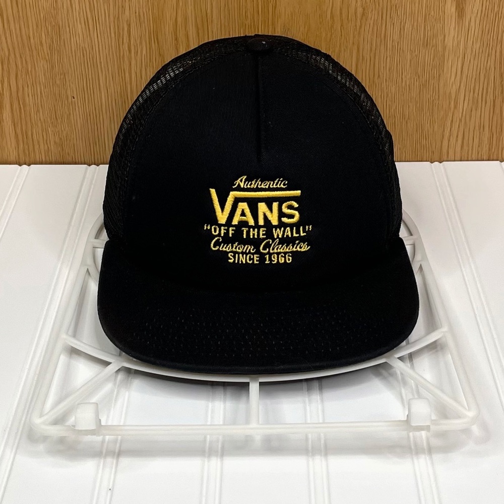 Vans Men’s Hat Authentic Off The Wall Custom Classics Mesh SnapBack Trucker